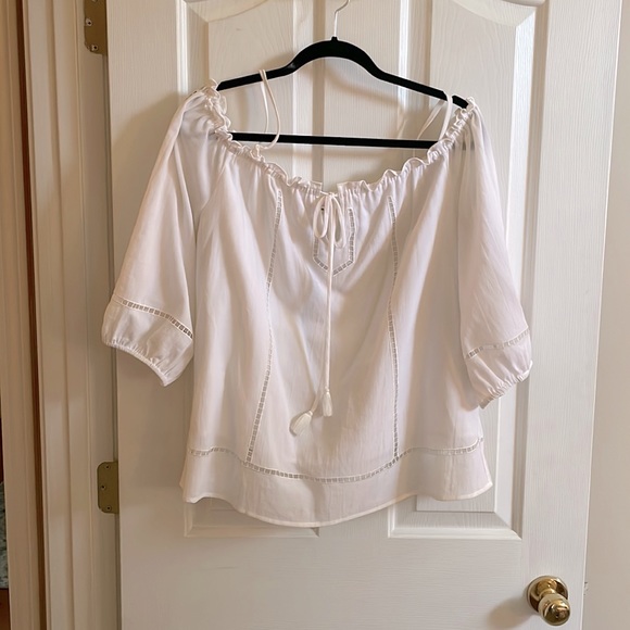 Trina Turk Tops - ☀️ Trina Turk off the shoulder white top